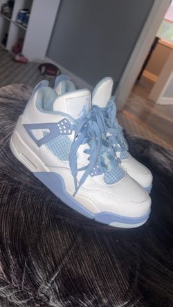 Women’s Jordan 4 Forget Me Not (Size 8)