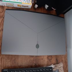 Alienwear Labtop With Wireless Keyboard
