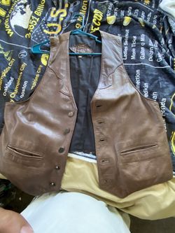 leader vest