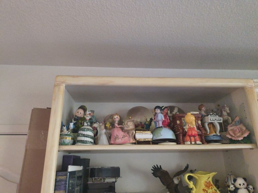 Music Boxes And Figurines