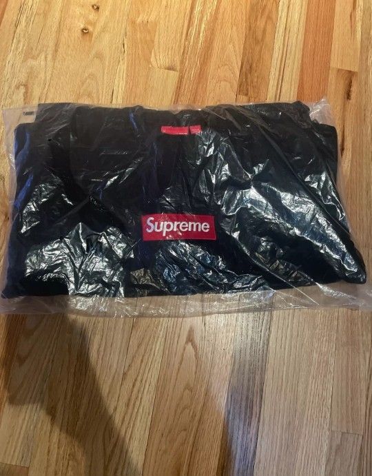 Supreme Box Logo Crewneck Sweatshirt Black. Sz. Medium. Brand New. Factory Sealed