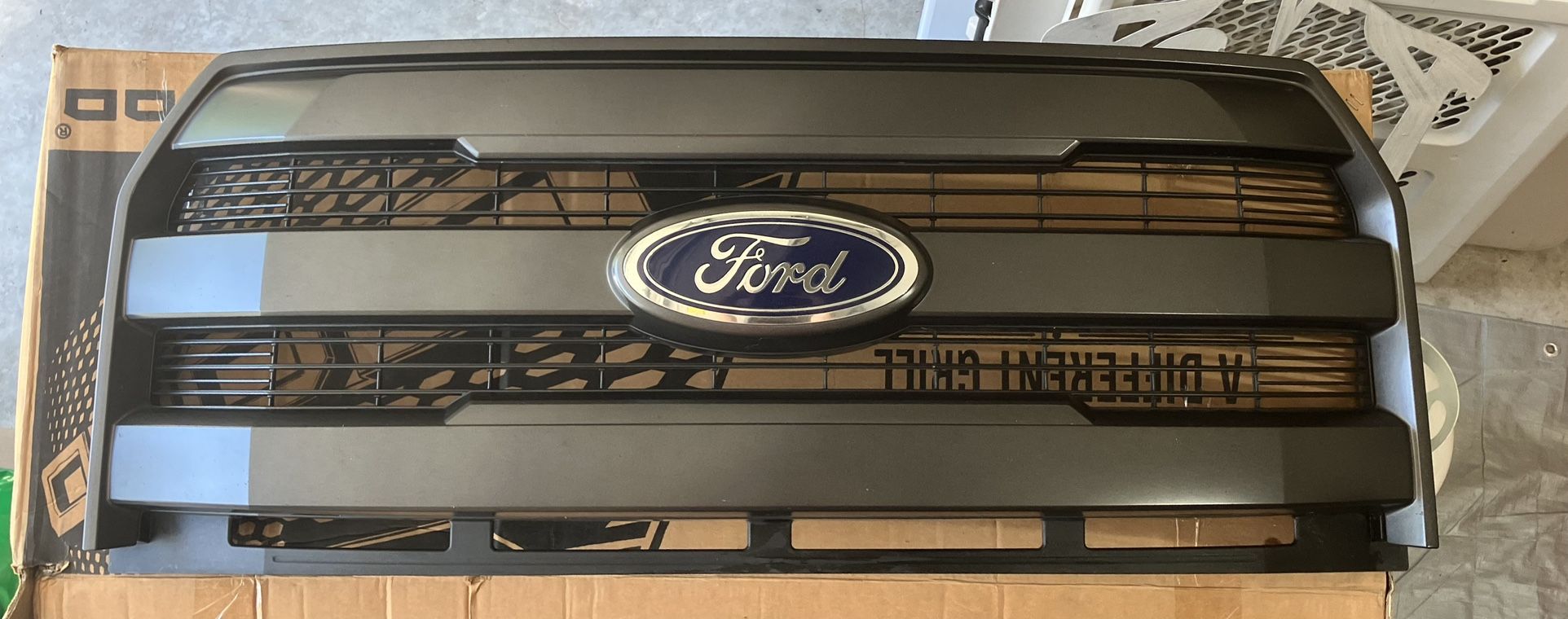 2015-2017 Ford F150 OEM Matte Black Lariat 3 Bar Grille