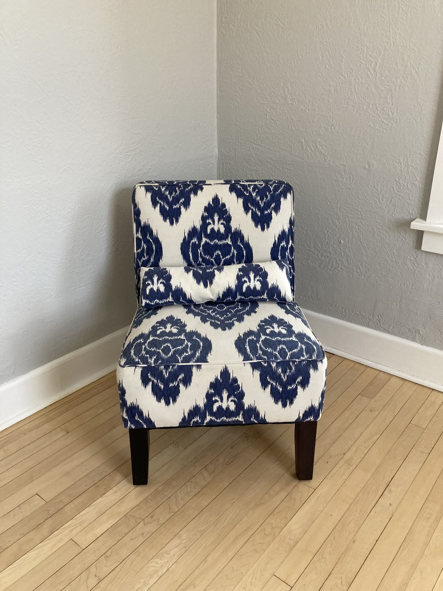 Upholstered Side Chair 