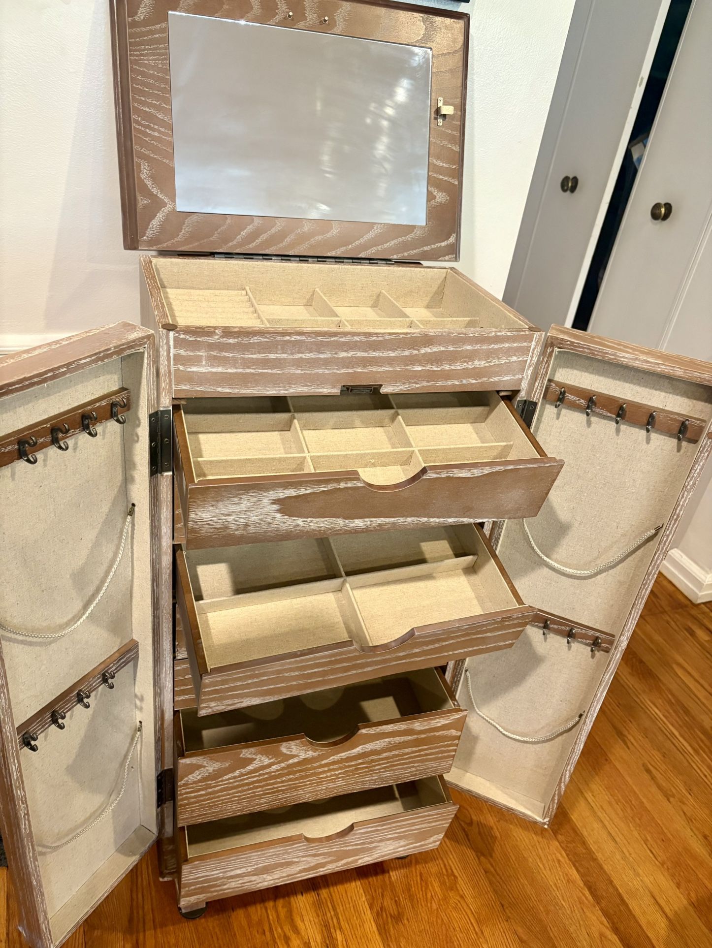 Cabby Fully Locking Jewelry Armoire