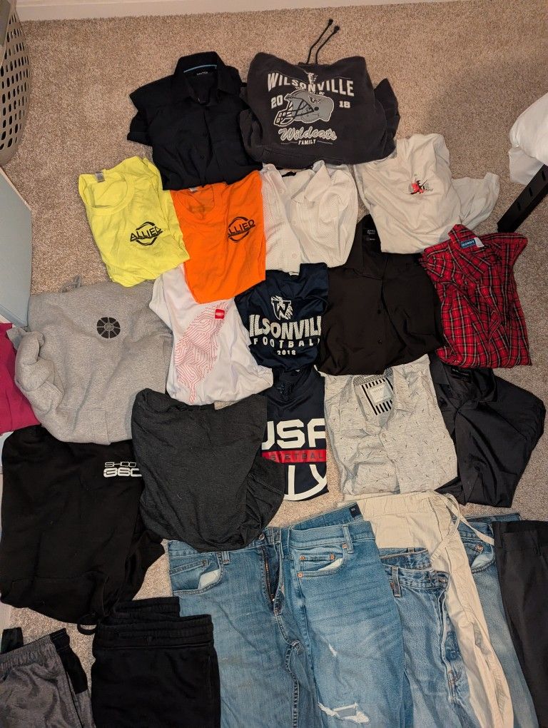 Men's Clothing Lot