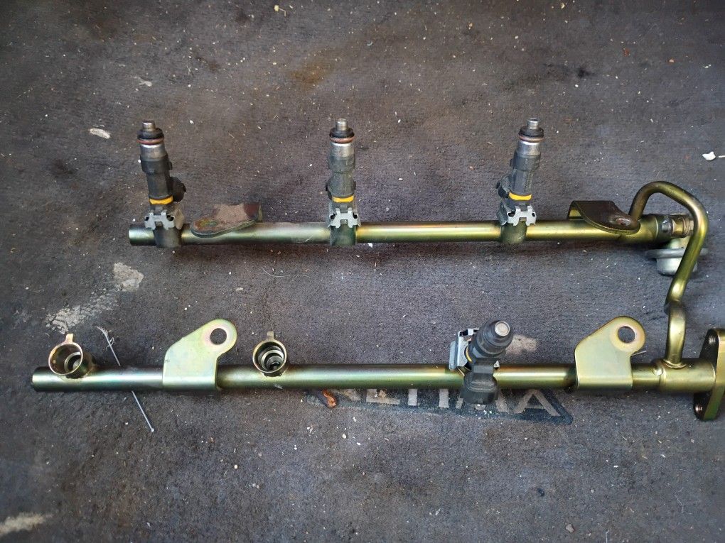 Inyectores Y Tubería De Infinity g35 .. Ofrezcan Son Originales