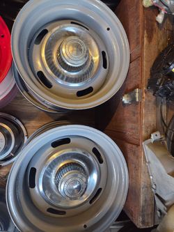 Like new condition corvette Rally Rims