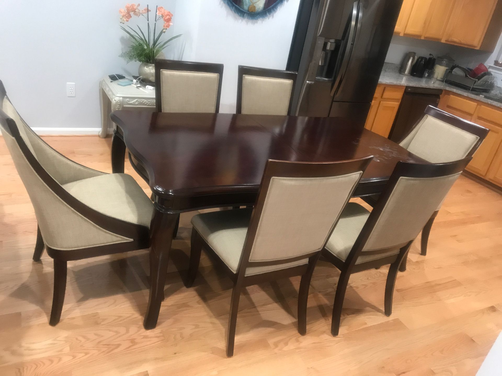 Dining room set, 72 inch table 6 chairs included