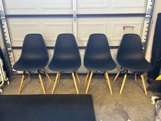 4 Dining Chairs Black with Wood Legs