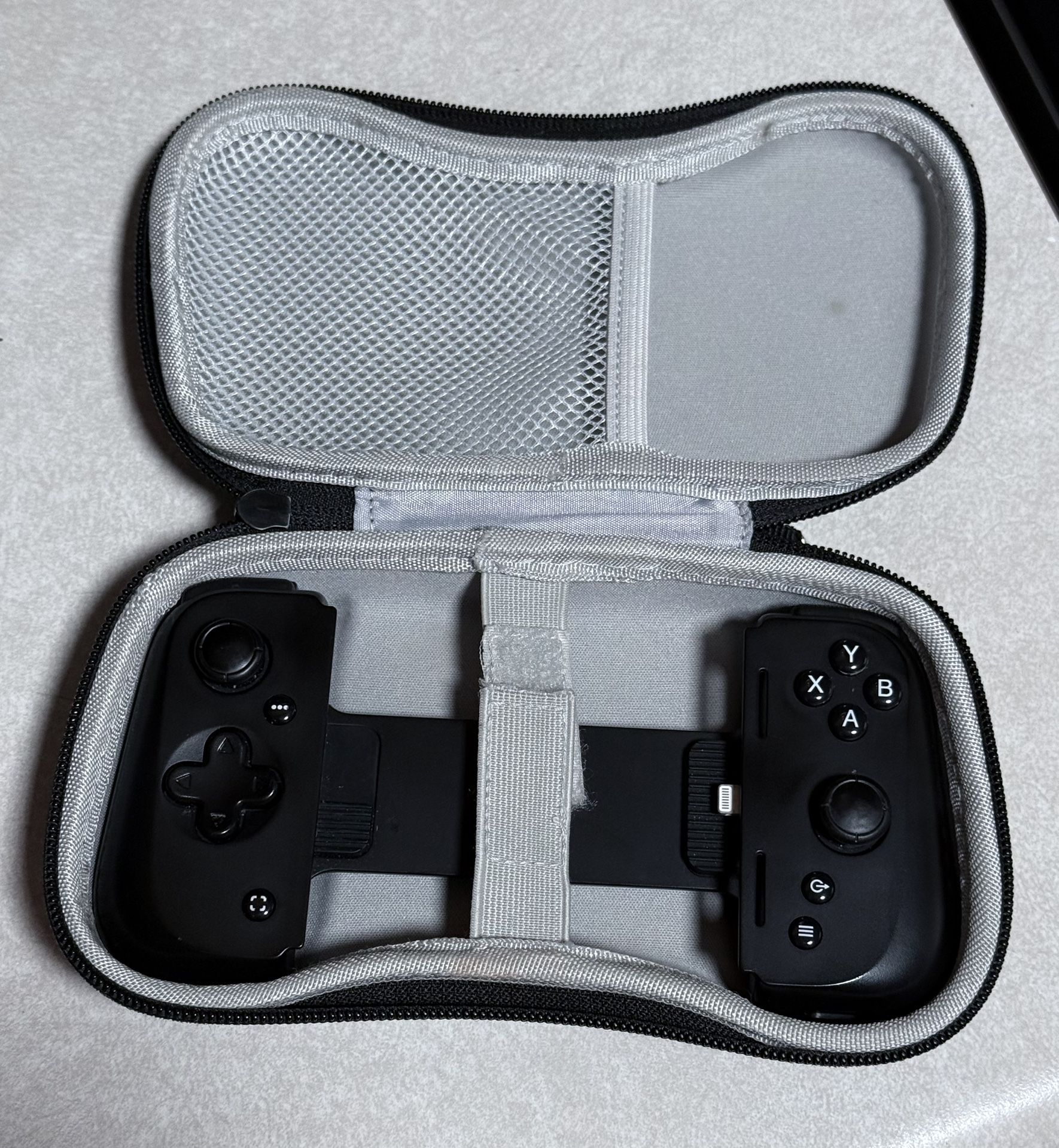 CONTROLLER FOR IPHONE (USB-A).