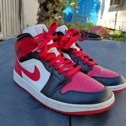 Air Jordan 1 Mid Alternate Bred Toe Women's size 8.5
