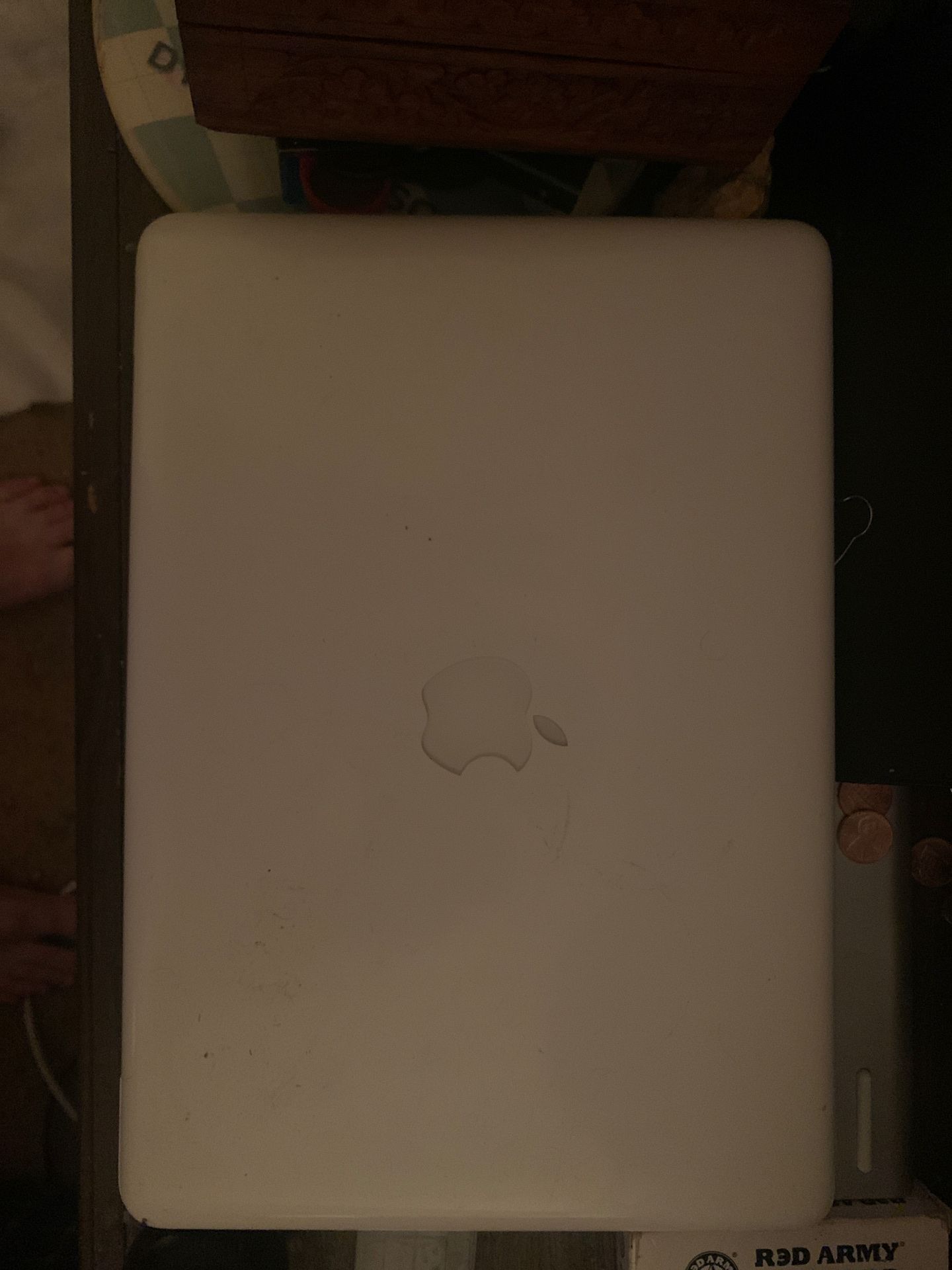 Macbook a1342 Great Shape!!! Needs new OS