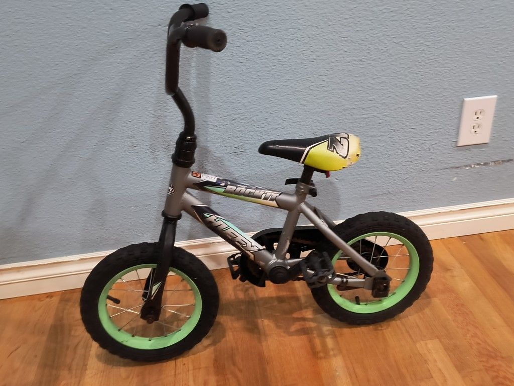 12" Huffy Rock It BMX Kids Bike.