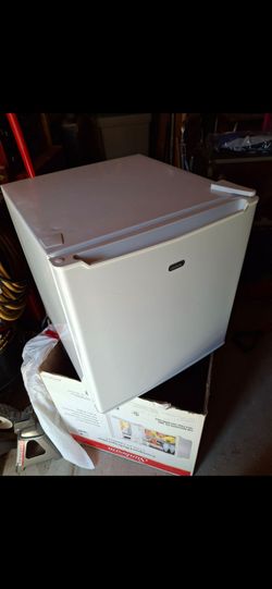 Mini Fridge 1.7 cu ft.