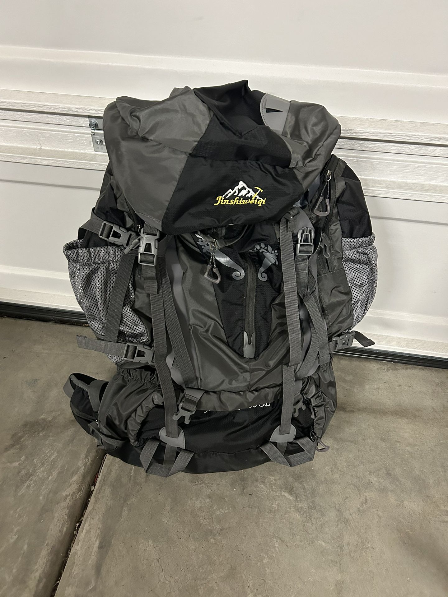 85 L Lightweight Backpack New