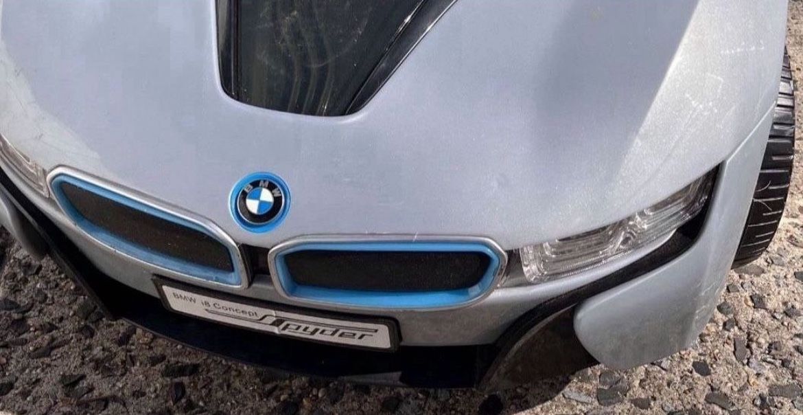 Electric Car for Kids BMW i8 Spyder w/ New Battery- TAKING BEST OFFERS (Licensed BMW)