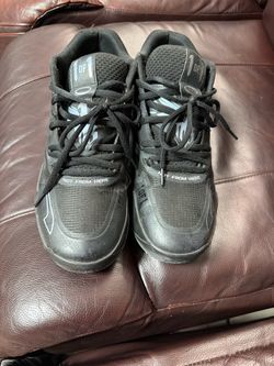 Basketball shoes