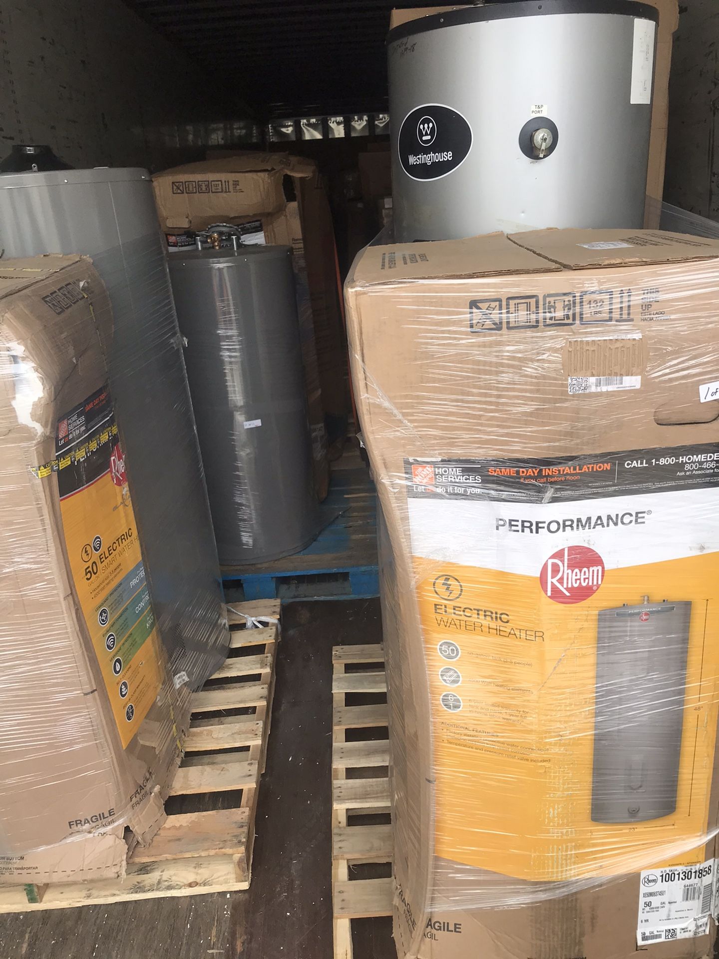 Rheem Performance 50 Gal. Medium 6-Year 4500/4500-Watt Elements Electric  Tank Water Heater for Sale in Austell, GA - OfferUp