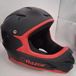Razor Full Face Helmet, Size Medium The Razor Full Face Helmet In Black And Red Provides Complete Coverage To Offer Your Child The Ultimate Safety.