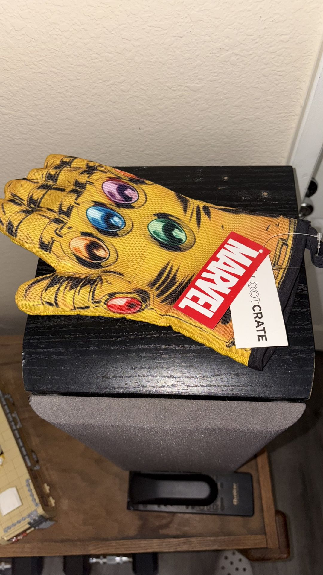 Infinity Gauntlet Marvel Oven Mitt