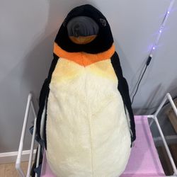 BRAND NEW SEAWORLD PENGUIN PLUSHIE