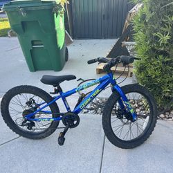 Ozark Trail 20" Mountain Bicycle, 7 Speed, Fits Riders 3'11"-4'4", Child, Unisex, Blue