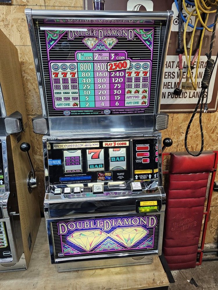 IGT SLOT MACHINE (DOUBLE DIAMOND)