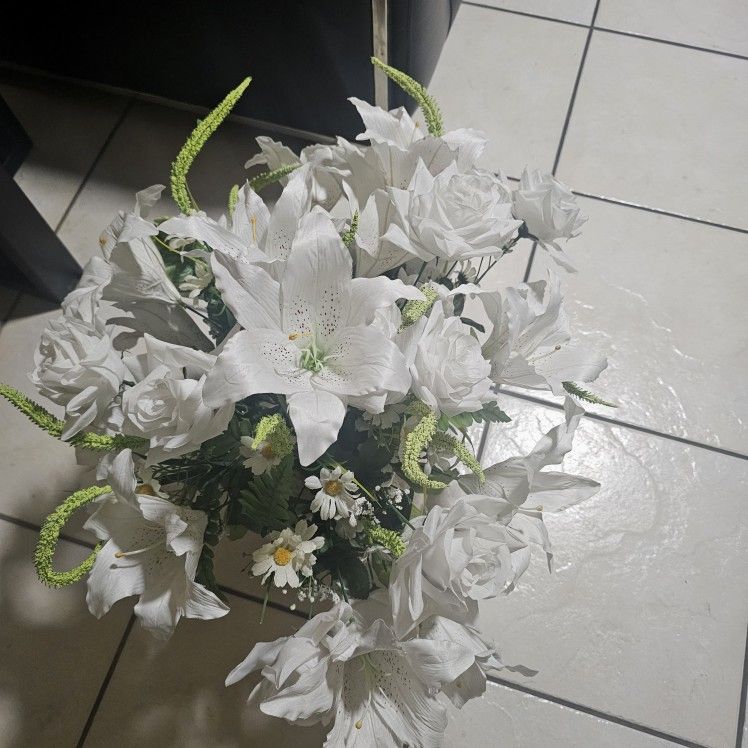 Beautiful Table Centerpiece