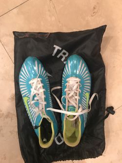 Track shoes