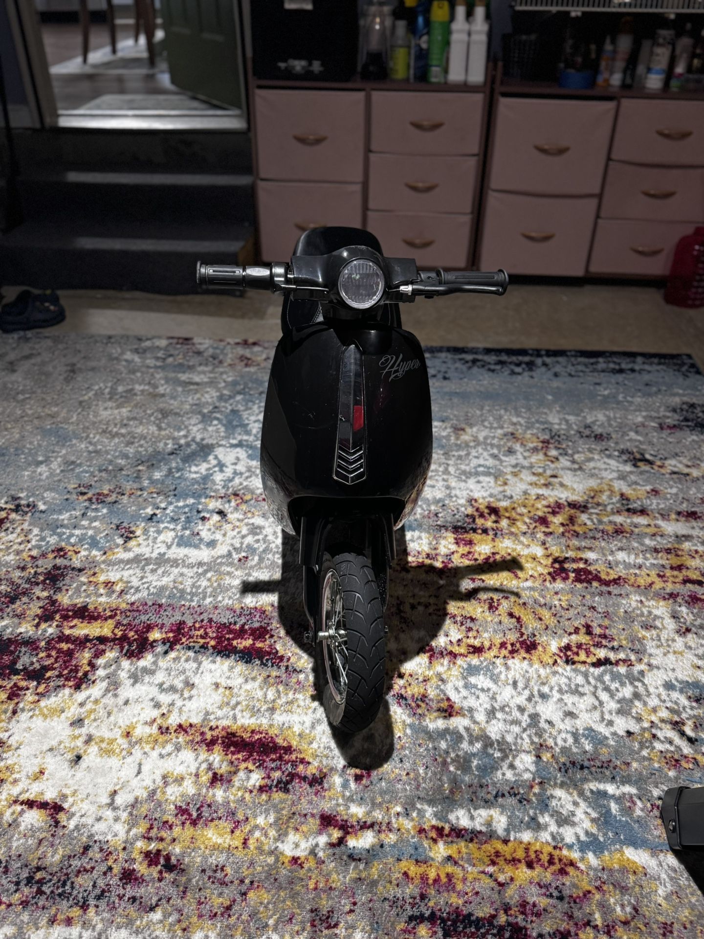 electric scooter For Sale (Doesn't Run Fuse Blown out)GREAT CONDITION WORKS PERFECTLY SERIOUS PEOPLE ONKY PLEASE 🙏 RETAIL OVER $300 in Walmart before