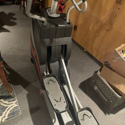 Elliptical Machine Ironman Works Great