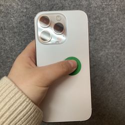 Factory Unlocked Iphone 13 pro 256 gb comes with store warranty 