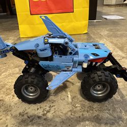 LEGO Monster Jam Megalodon