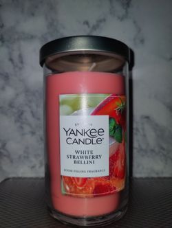 Brand NEW! 🕯️  Yankee Candle 14oz - White Strawberry Bellini(((PENDING PICK UP)))
