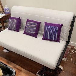 Full bed / Fold Out Couch