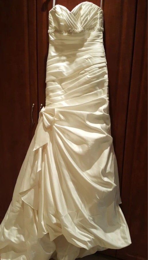 Davids Bridal Wedding Dress