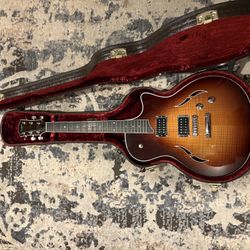 Taylor T3  Semi-hollow (2017 W/Case)