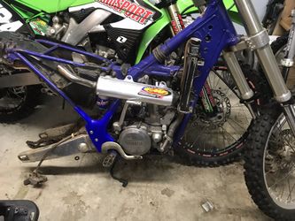1999 Yamaha YZ250 for parts **BAD CRANK**