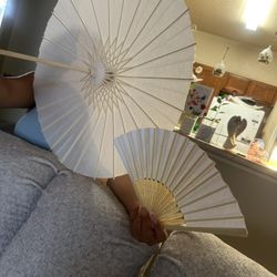 Tengo 12 Umbrellas Y 12 Avanicos 