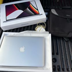 13” MacBook Pro 2015 I5 2.7 128gb
