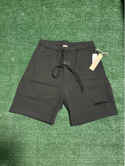 Black essential shorts