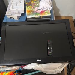 I Got This Used Lg 35inch Tv With Remote Brand New Battery In It And A Wall Mount With It