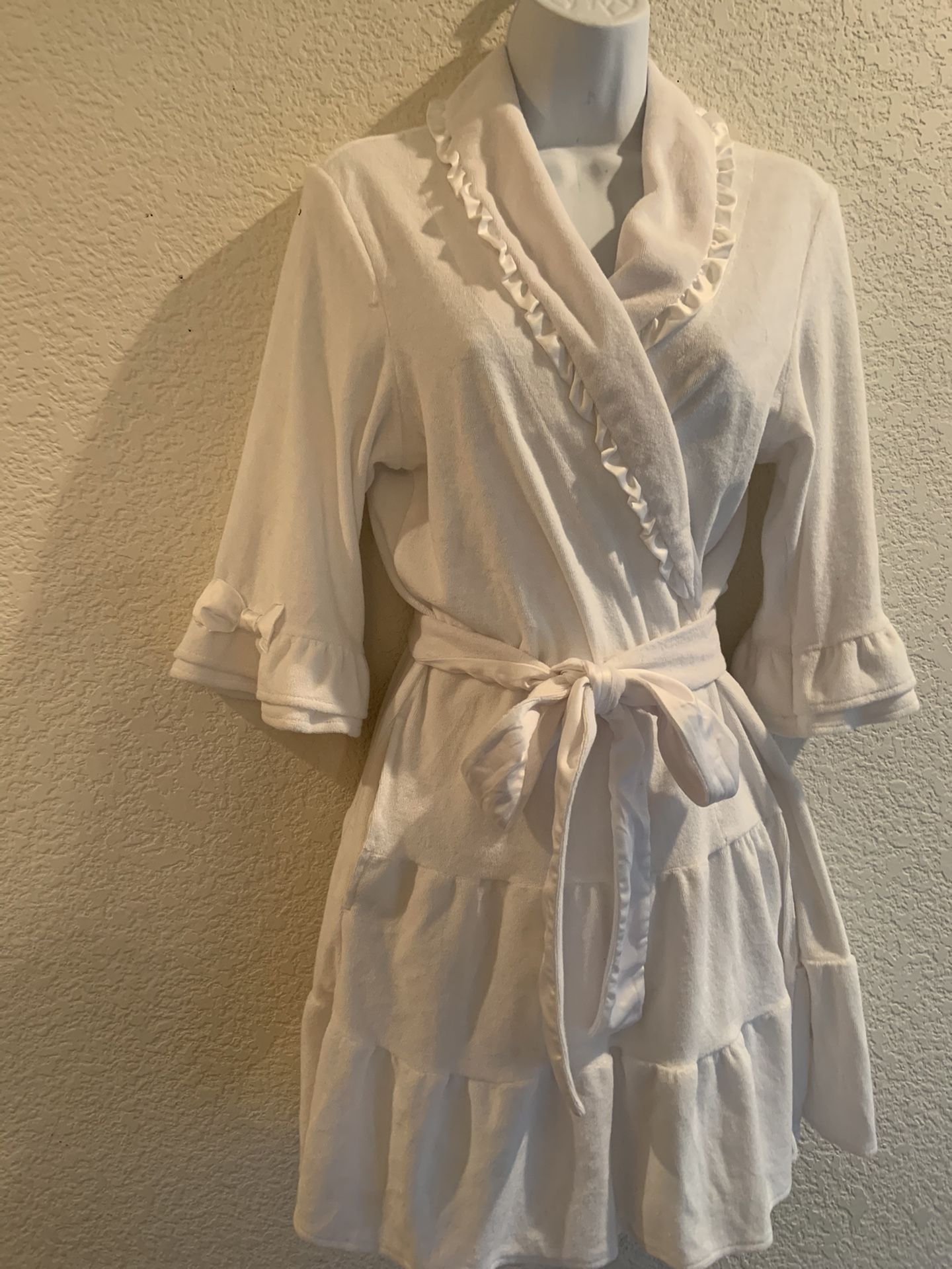 Gorgeous Betsy Johnson Robe