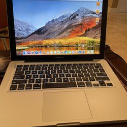2011/12 MacBook Pro 13 2.3 i5 4GB 320GB (Good Condition)