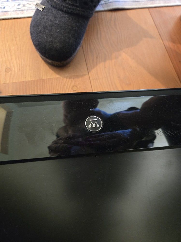 32" TV $20