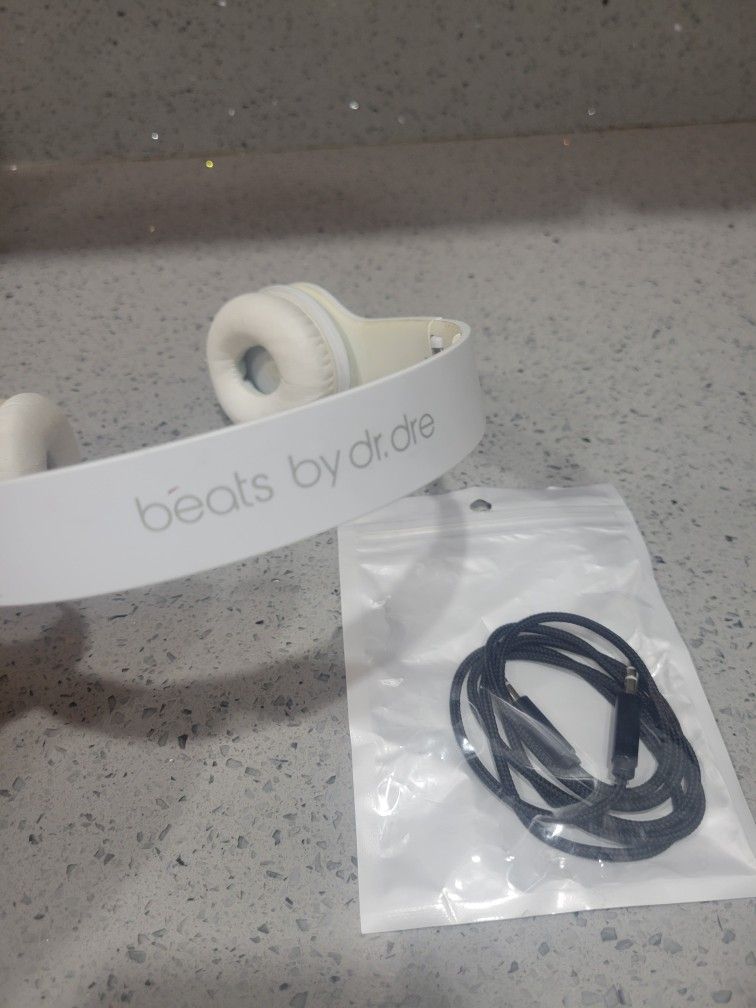 Beats SOLO 1 Wired Headphones-White