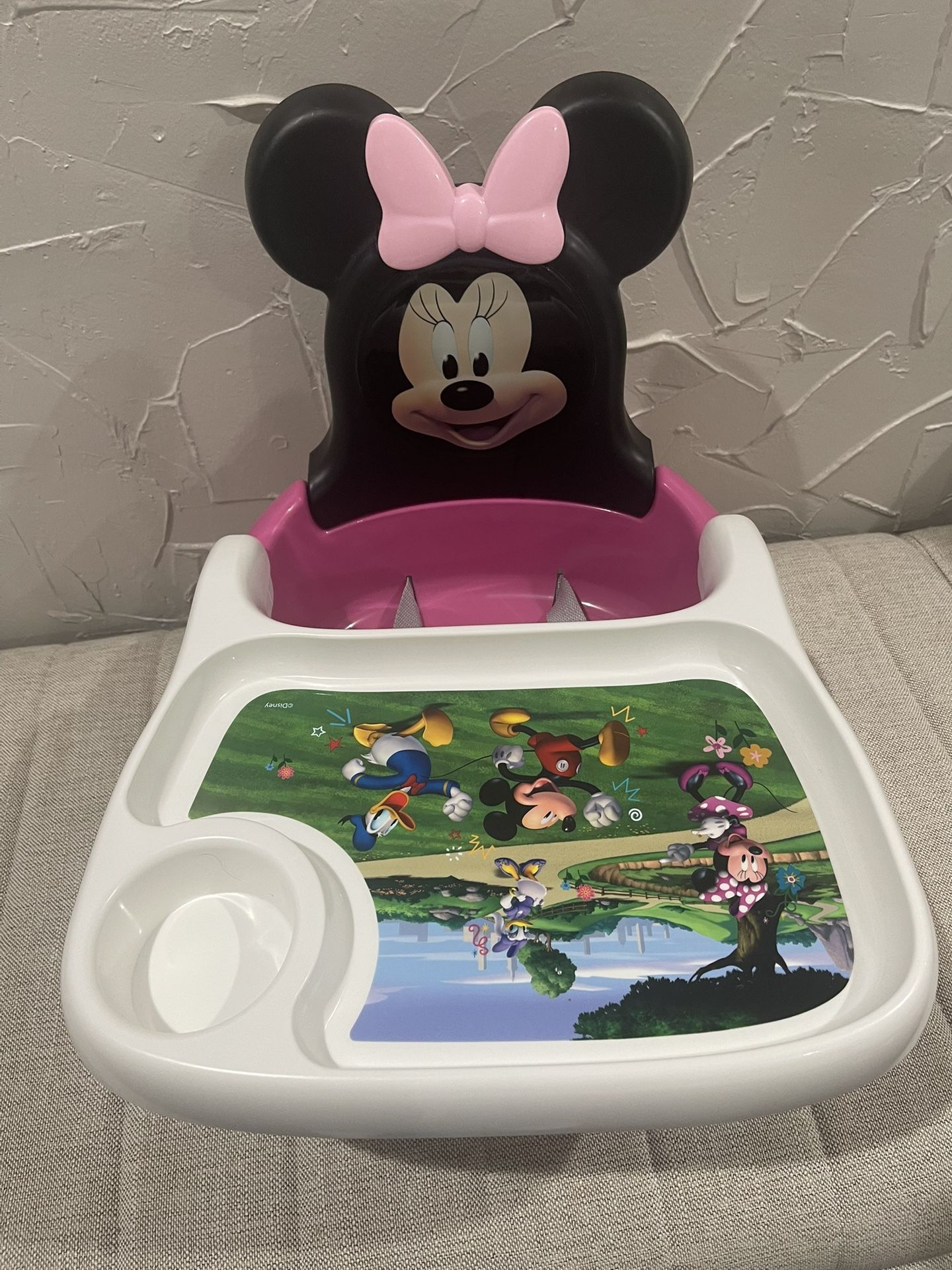 Minnie Mouse booster seat