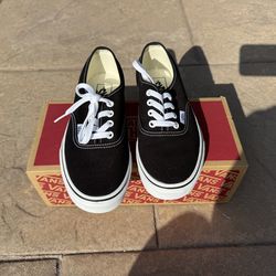 Women’s Authentic  Black Vans