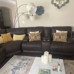 GREAT QUALITY Brown Sectional 