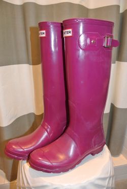 Hunter tall gloss boots women's sz 7 berry purple plus fleece socks liners